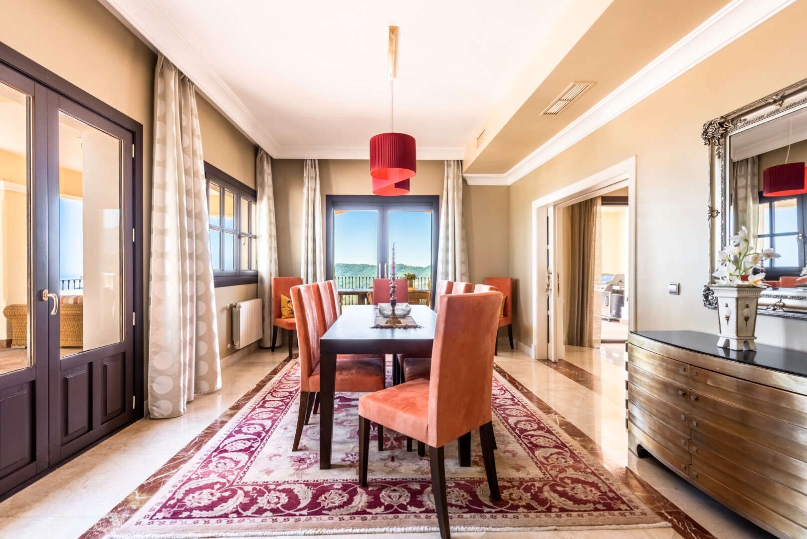 Casa de 7 Dormitorios y 5 Baños en venta en Benahavís Pueblo
