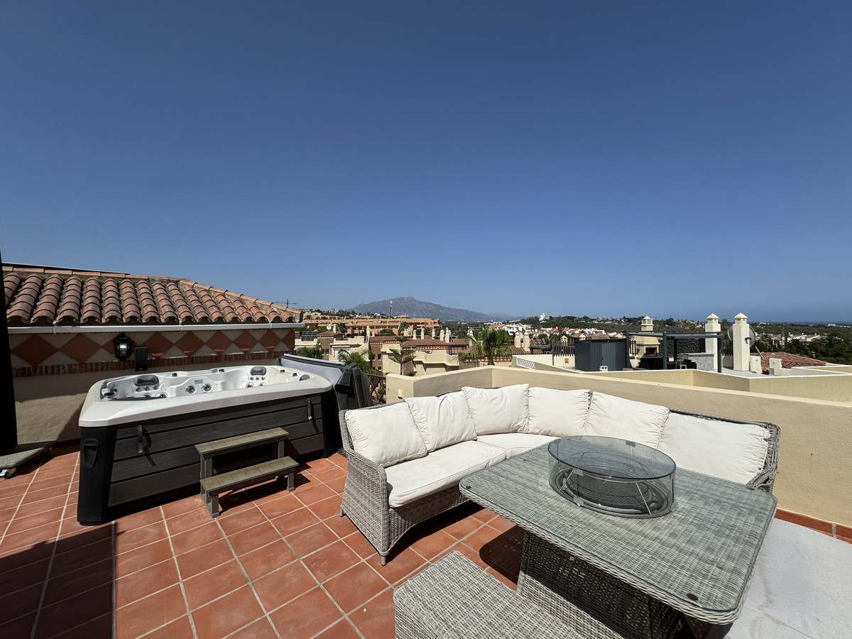2 Bed - Penthouse Holiday Rental in Los Flamingos, Benahavis