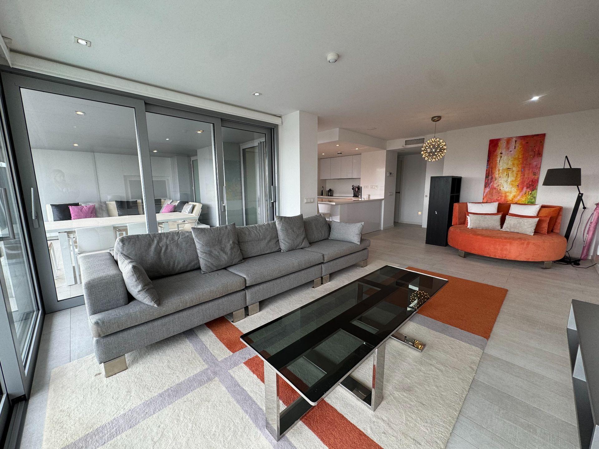 3 спални, 2 бани - Апартамент за продажба в Marina Botafoch, Ibiza Town