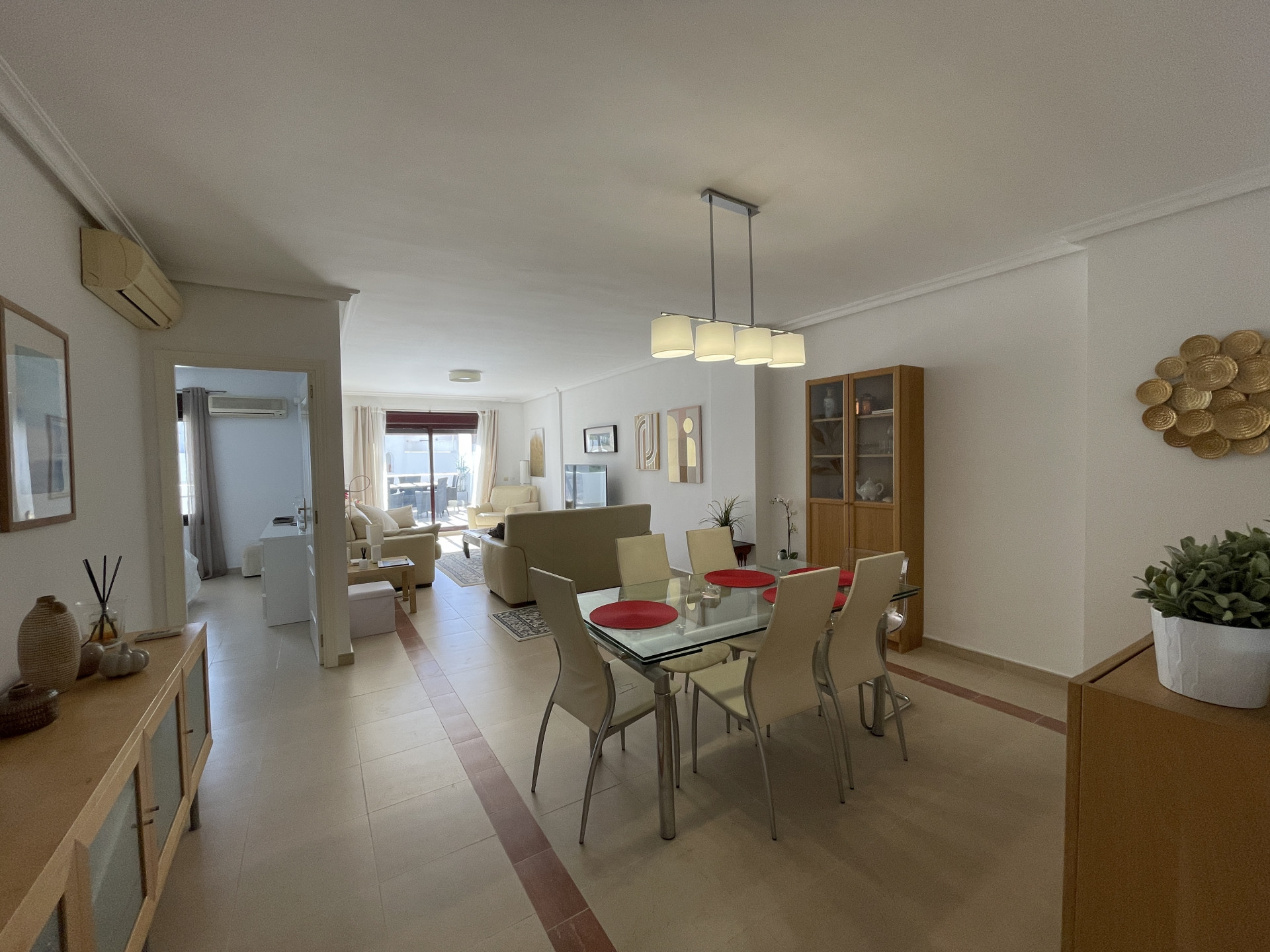 Piso de 2 Dormitorios en alquiler en Nueva Andalucía, Marbella