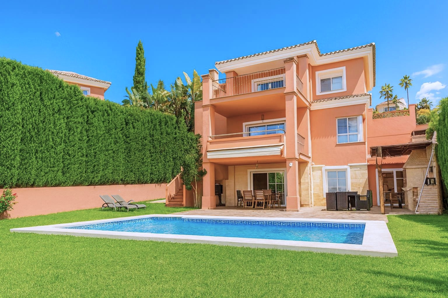 4 спални - Вила за продажба в Cerros del Aguila, Mijas