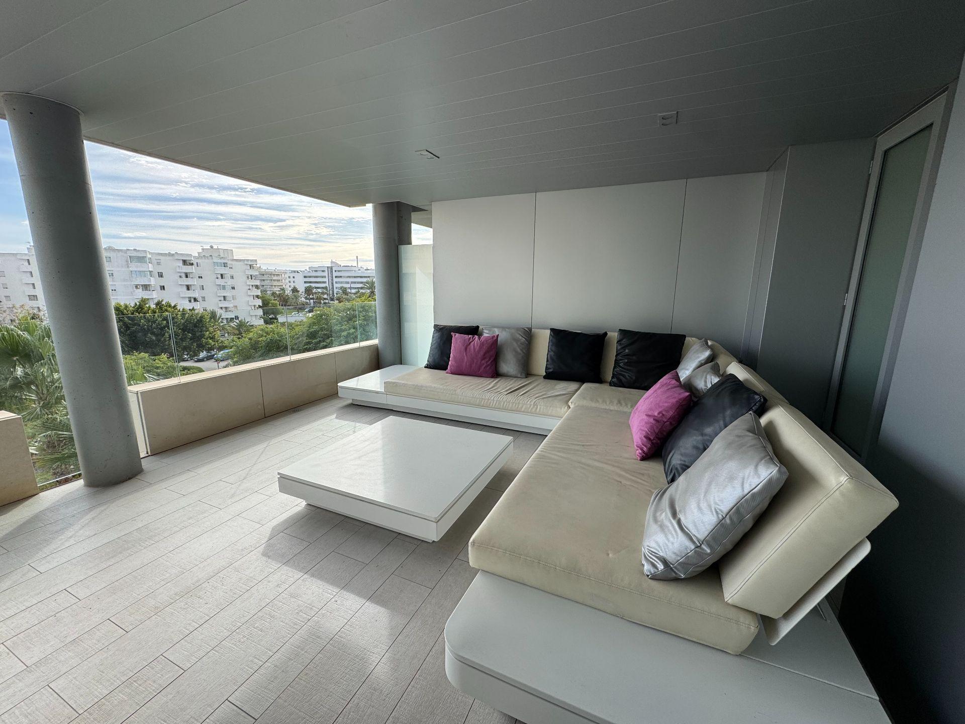 3 спални, 2 бани - Апартамент за продажба в Marina Botafoch, Ibiza Town