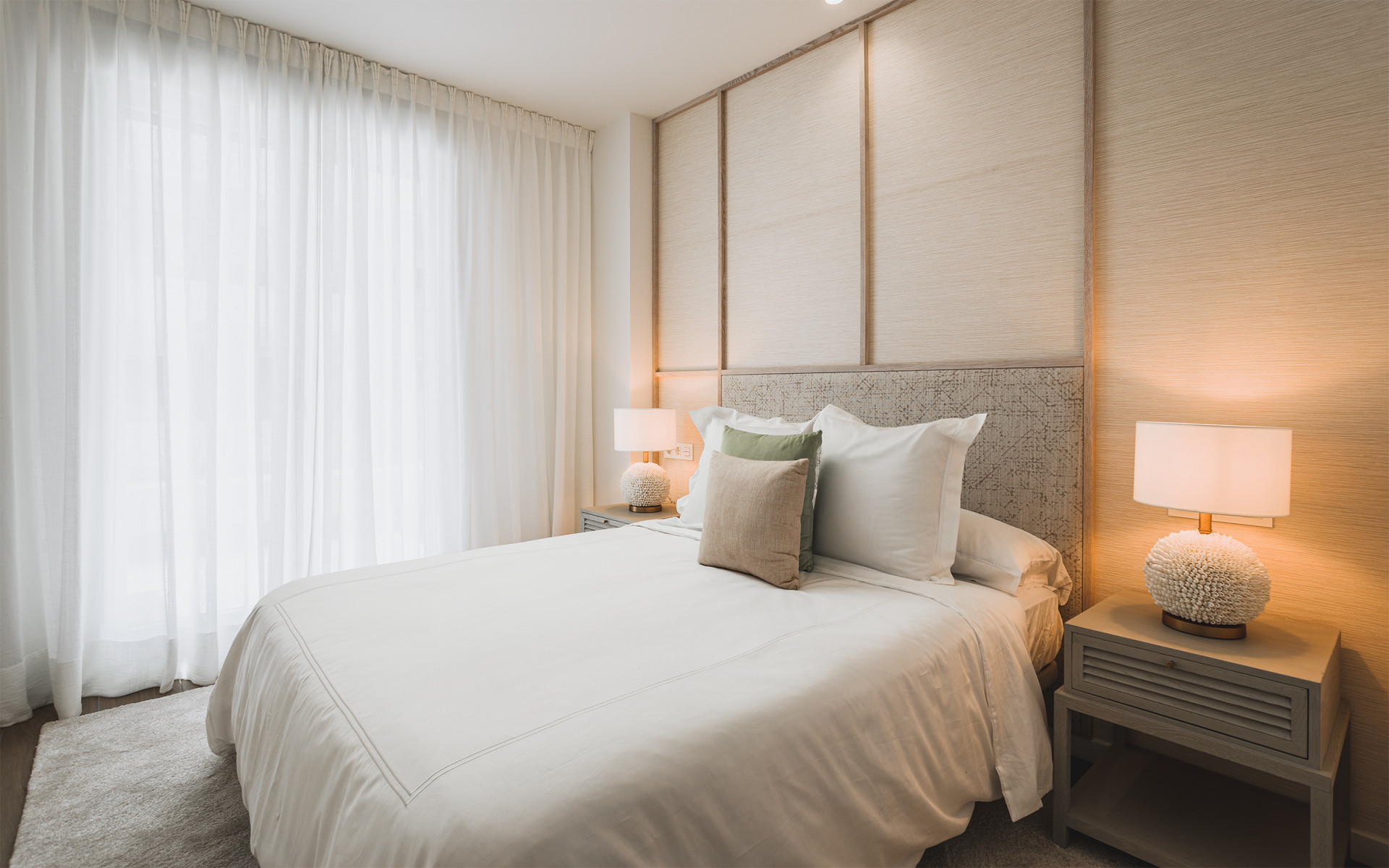 Piso de 2 Dormitorios y 2 Baños en venta en Nueva Andalucía, Marbella
