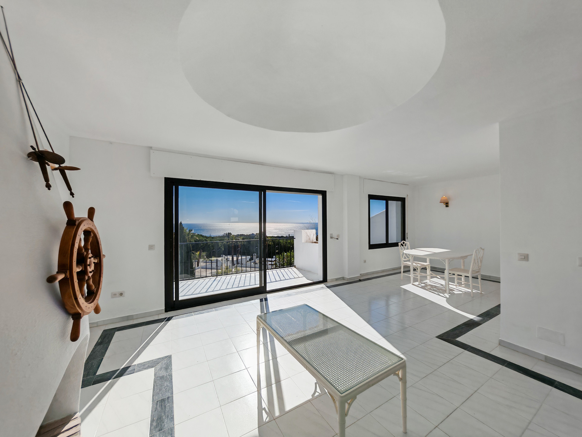 Casa Adosada de 2 Dormitorios en venta en Cabopino, Marbella