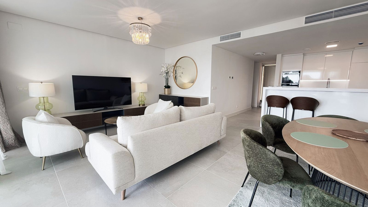 Casa Adosada de 3 Dormitorios en alquiler en Marbella