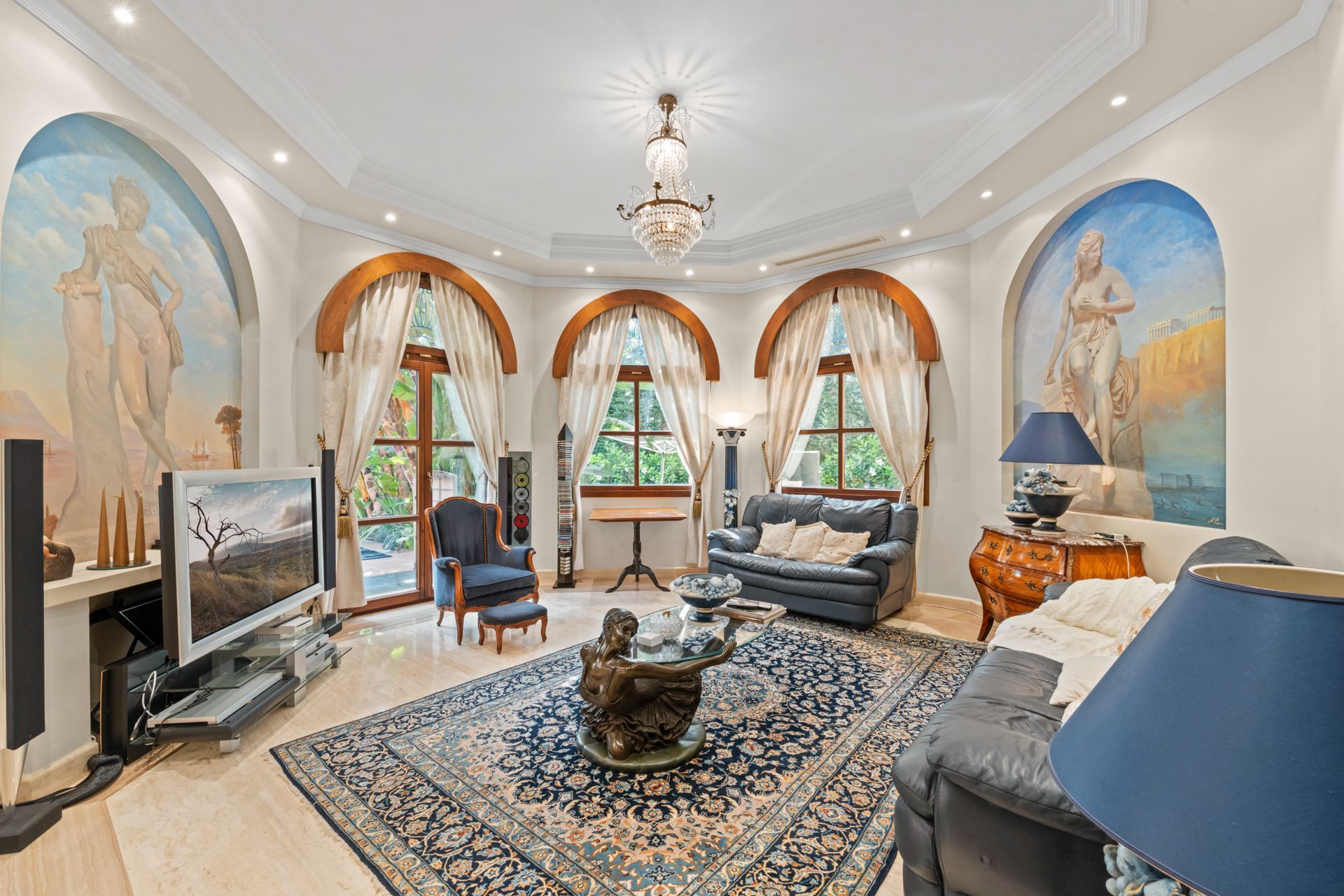 Casa de 6 Dormitorios en venta en Nueva Andalucía, Marbella