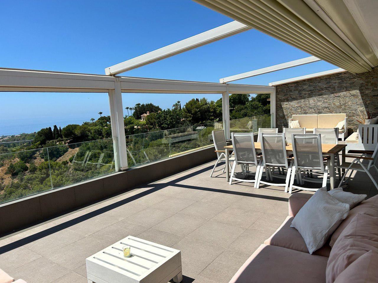 Ático de 3 Dormitorios y 3 Baños en venta en Milla de Oro, Marbella