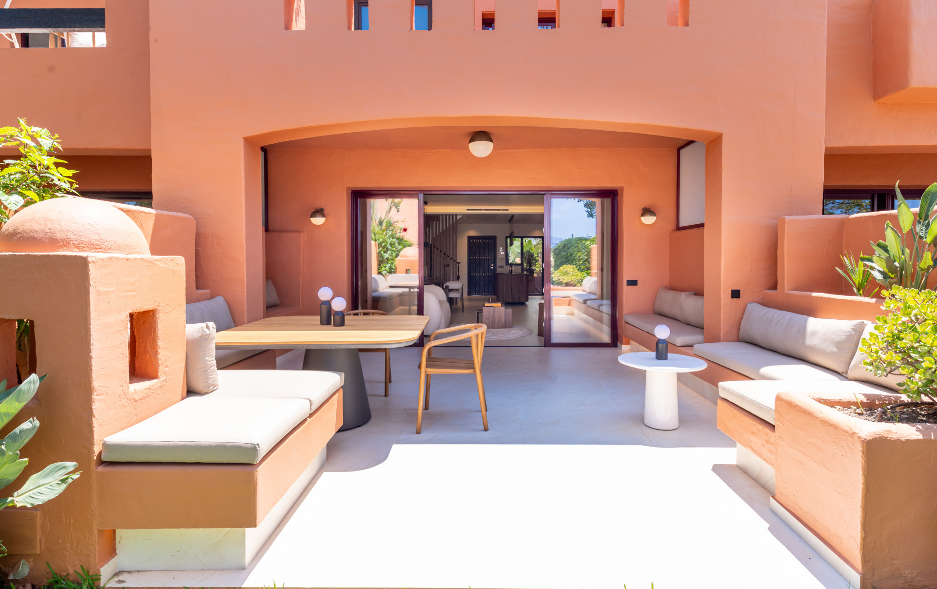 Casa Adosada de 4 Dormitorios en venta en Milla de Oro, Marbella