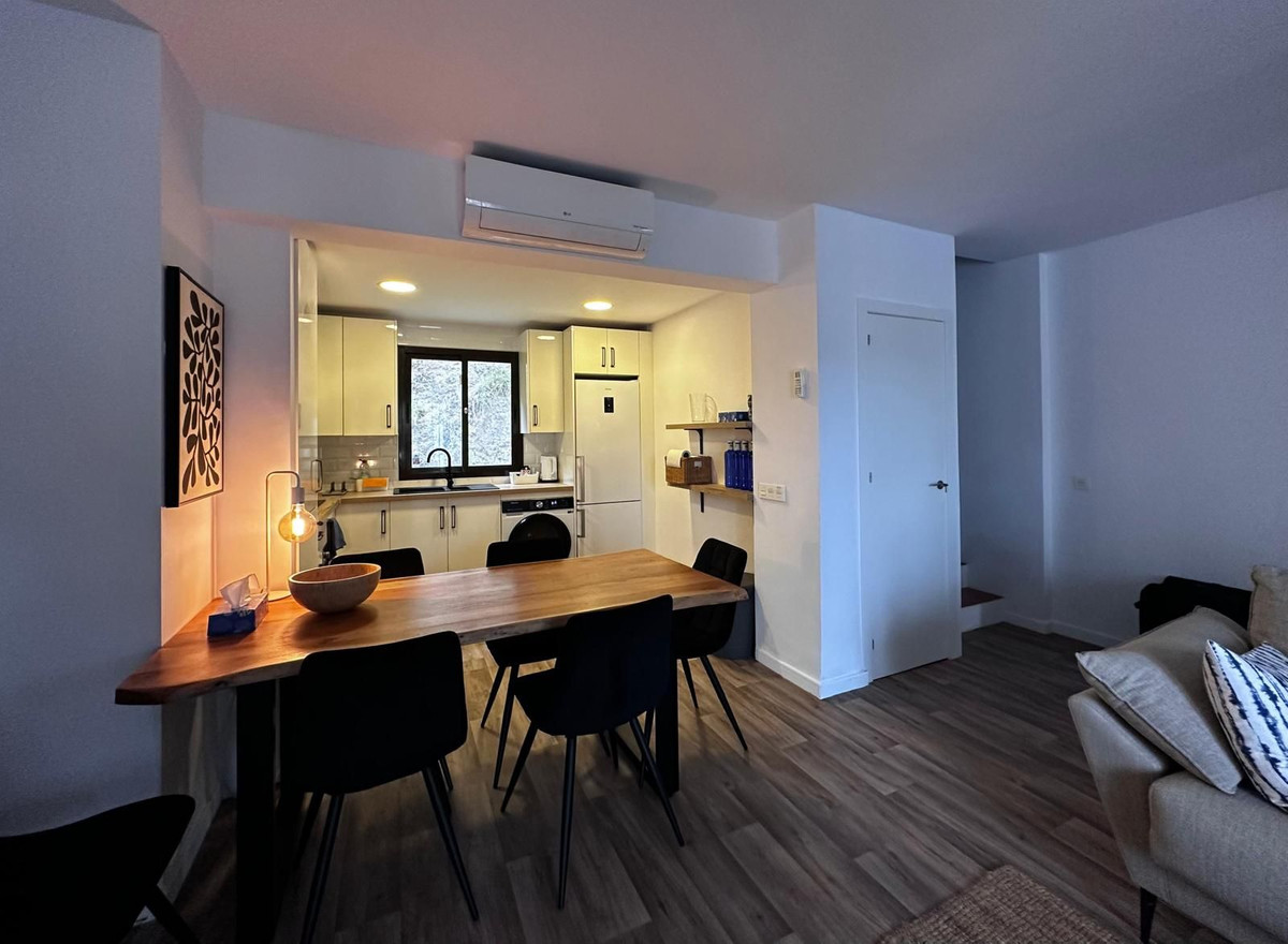Casa Adosada de 3 Dormitorios y 2 Baños en venta en Casares