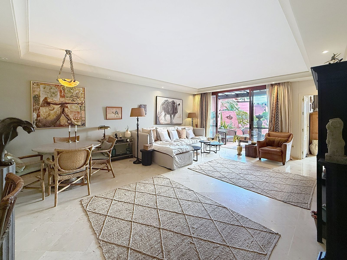 Ático de 3 Dormitorios en venta en Cancelada, Estepona