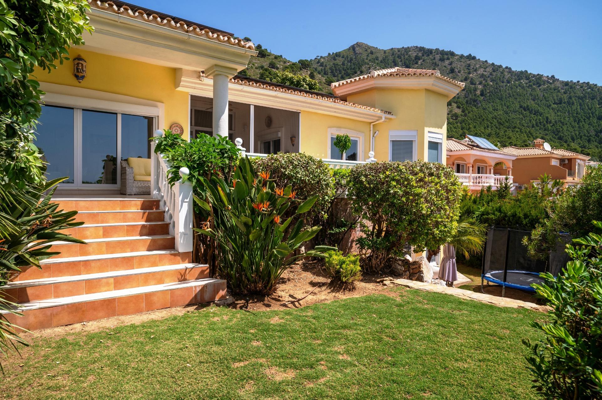 Casa de 6 Dormitorios en venta en Mijas