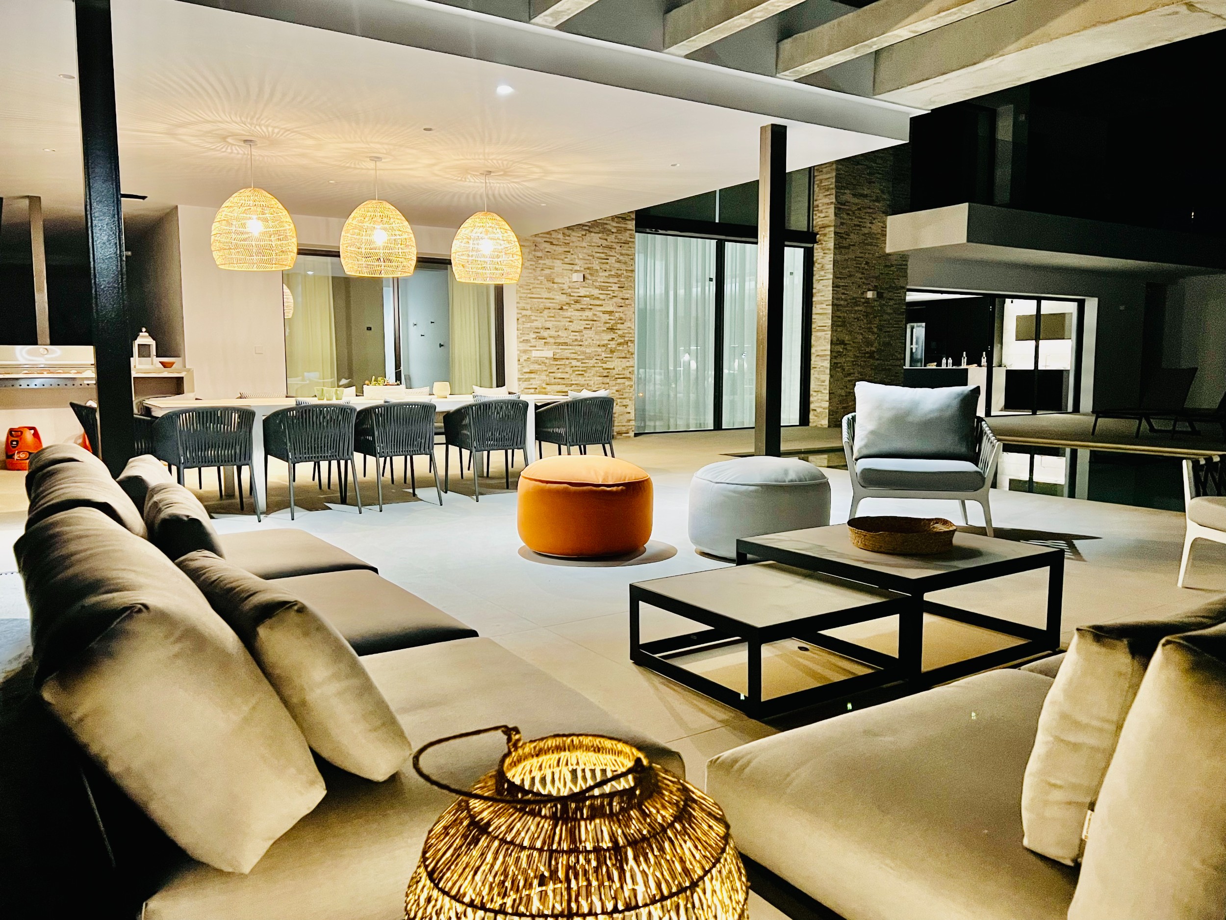 Casa de 6 Dormitorios en venta en Atalaya, Estepona