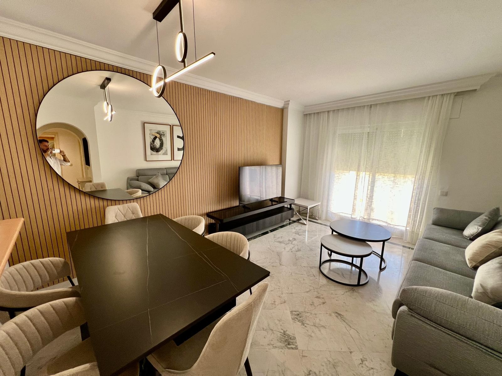 Piso de 2 Dormitorios y 2 Baños en alquiler en Nueva Andalucía, Marbella