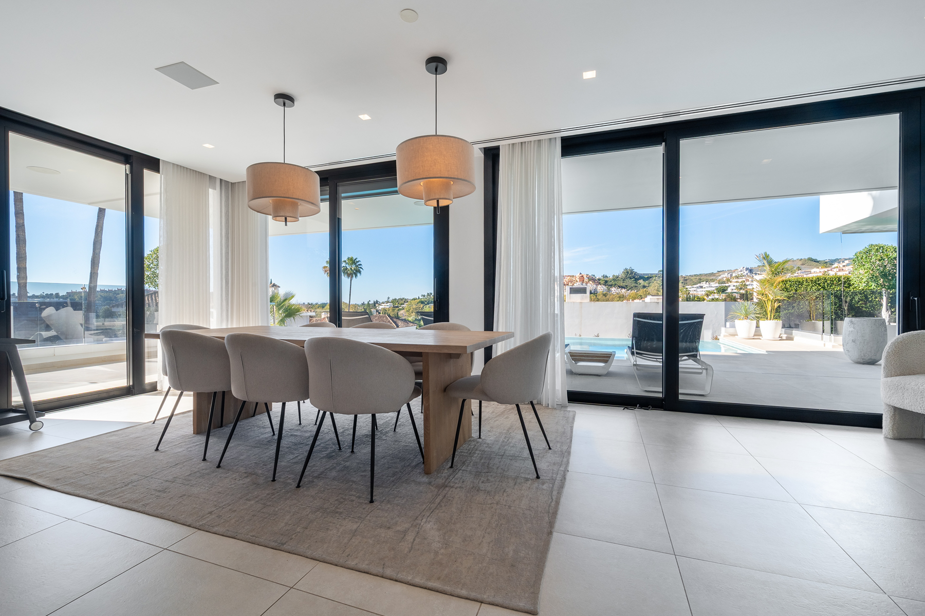 Casa de 5 Dormitorios y 5 Baños en venta en Nueva Andalucía, Marbella