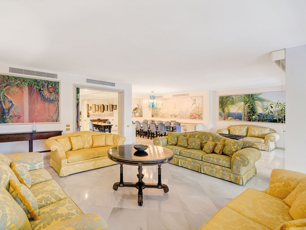 Piso de 5 Dormitorios en venta en Marbella