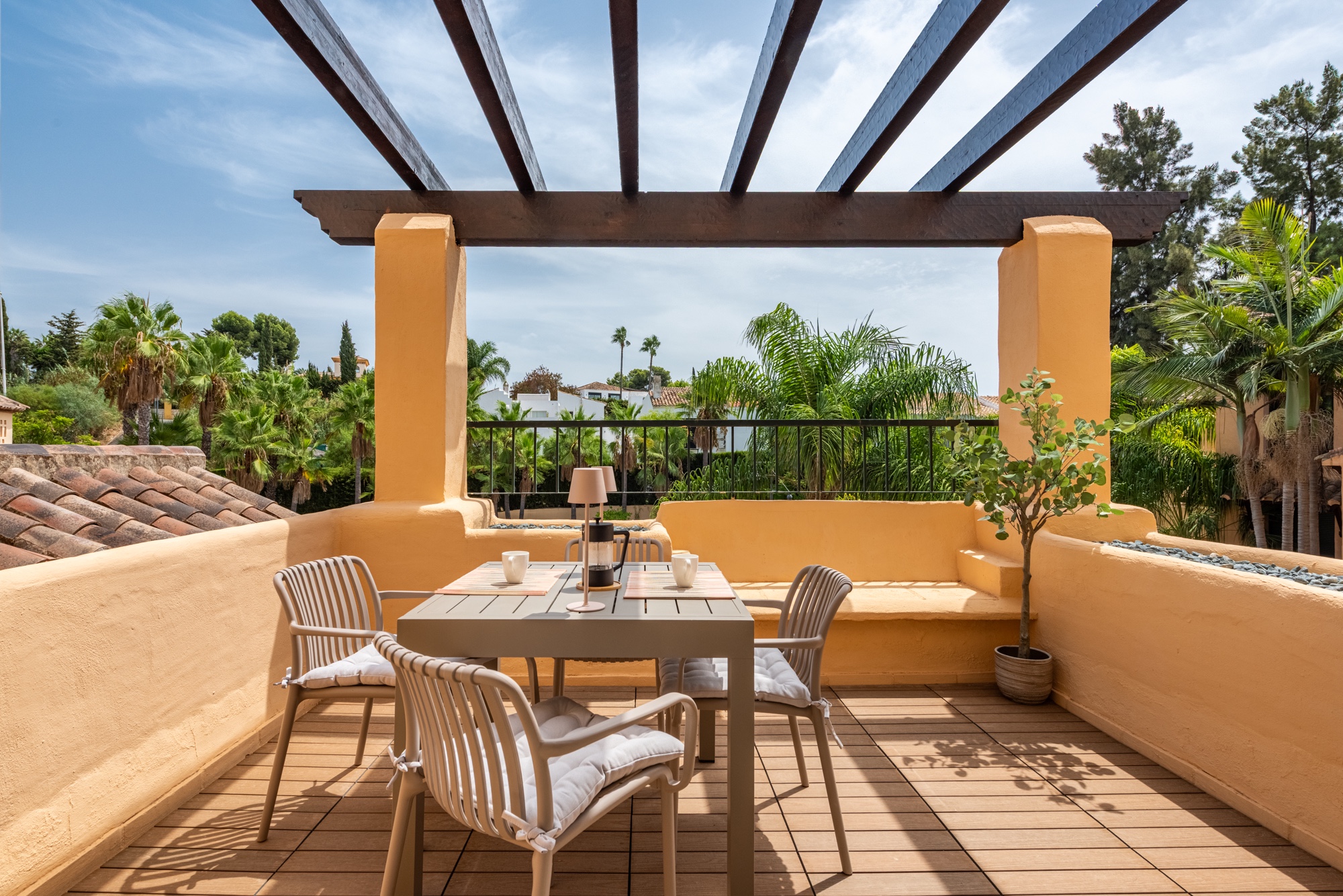 Ático de 3 Dormitorios y 3 Baños en venta en Estepona