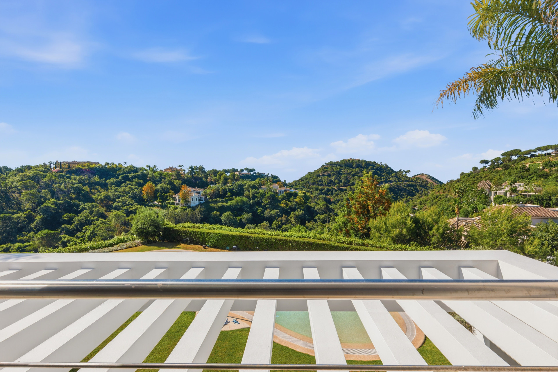 5 Bed - Villa for Sale in La Zagaleta, Benahavis