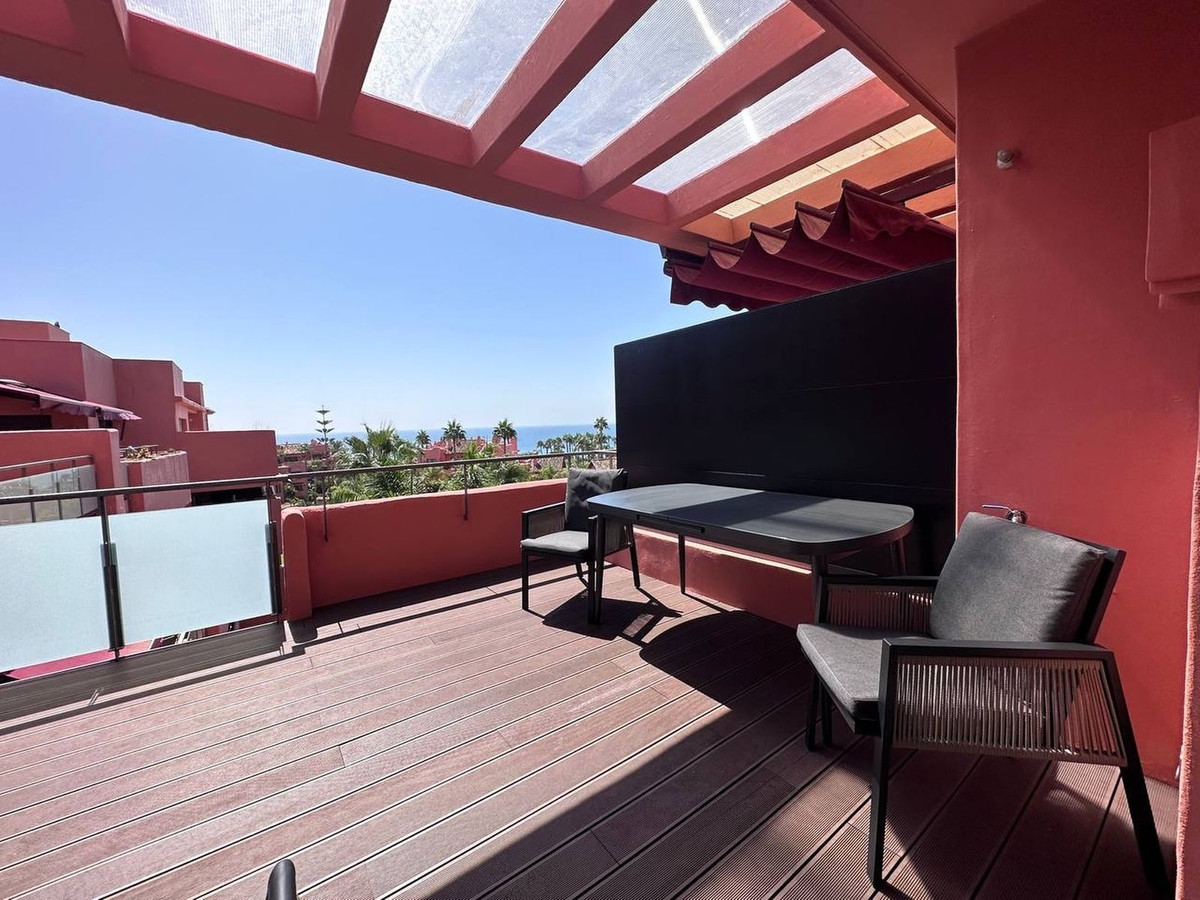 Ático de 3 Dormitorios y 2 Baños en venta en Estepona