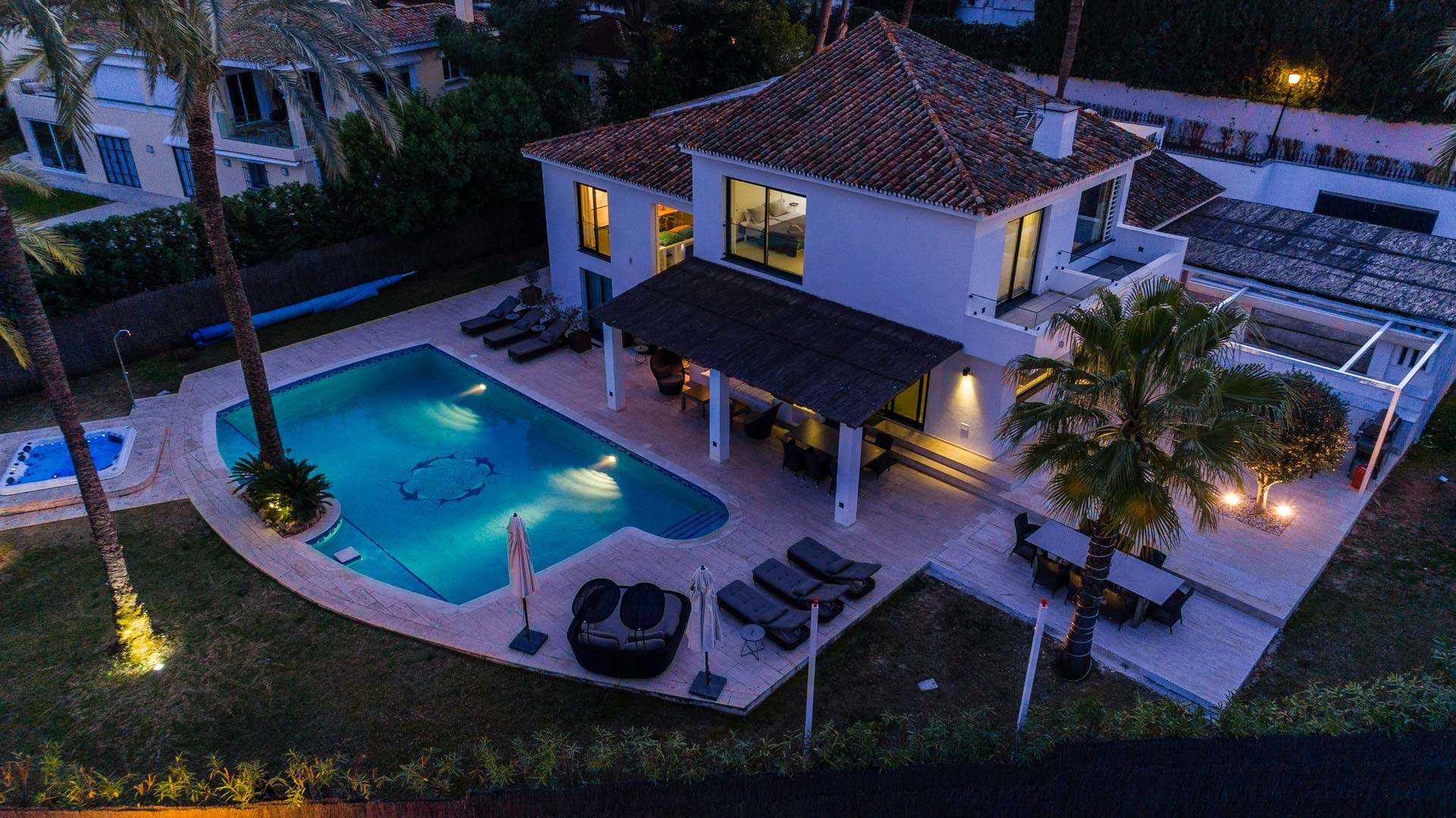 Casa de 5 Dormitorios y 5 Baños en venta en Nueva Andalucía