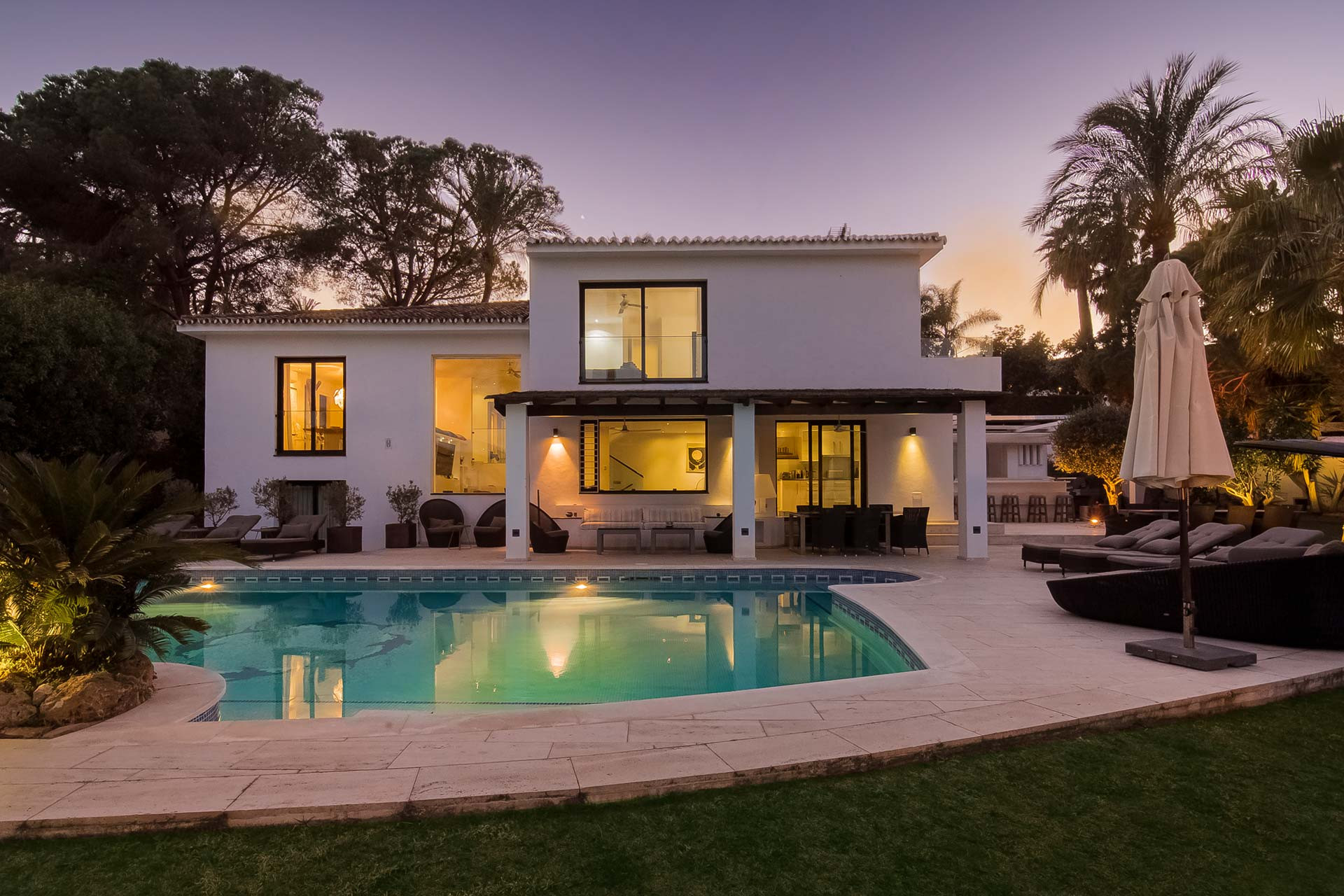 Casa de 5 Dormitorios y 5 Baños en venta en Nueva Andalucía