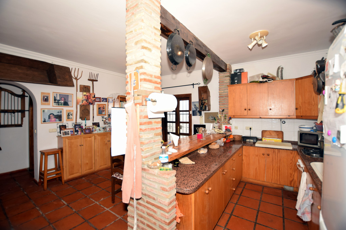 Casa Adosada de 3 Dormitorios y 2 Baños en venta en San Pedro de Alcántara