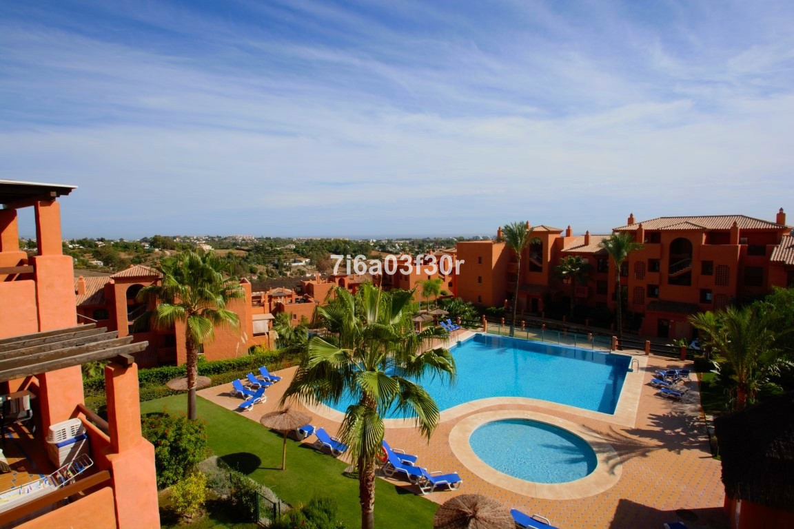 Ático de 3 Dormitorios y 2 Baños en venta en Benahavís