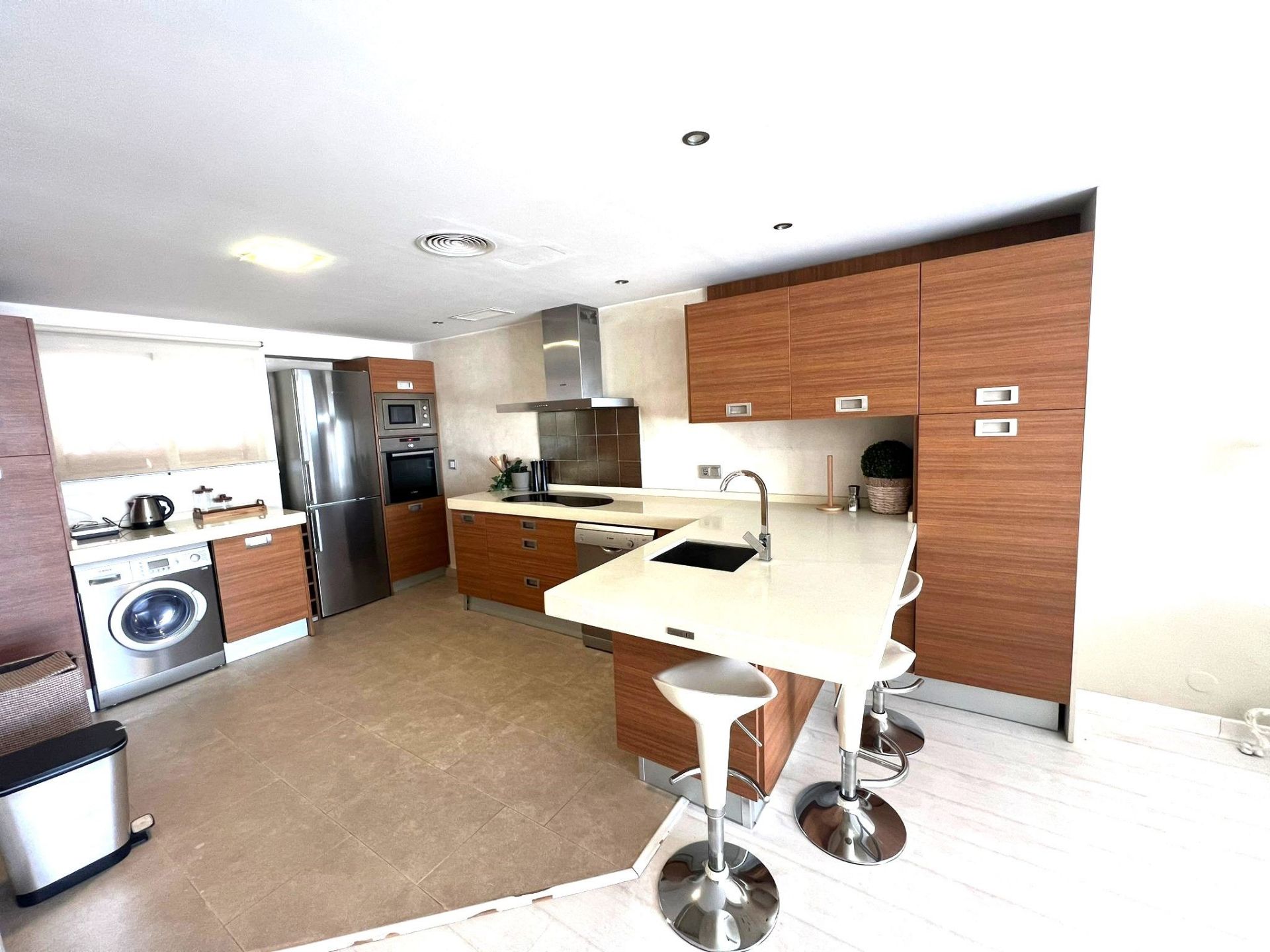 Piso de 3 Dormitorios y 2 Baños en venta en Puerto Banús, Marbella