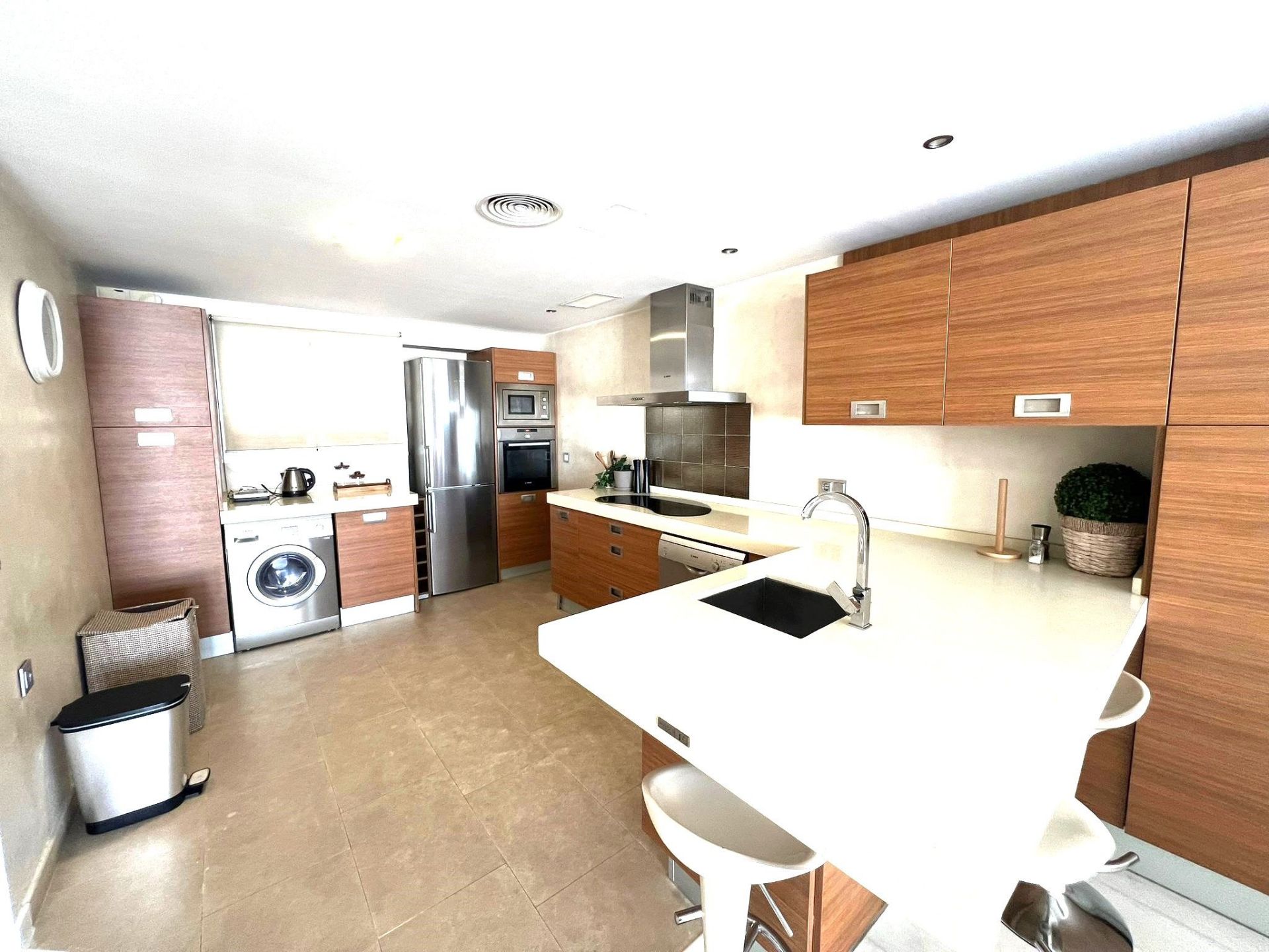 Piso de 3 Dormitorios y 2 Baños en venta en Puerto Banús, Marbella