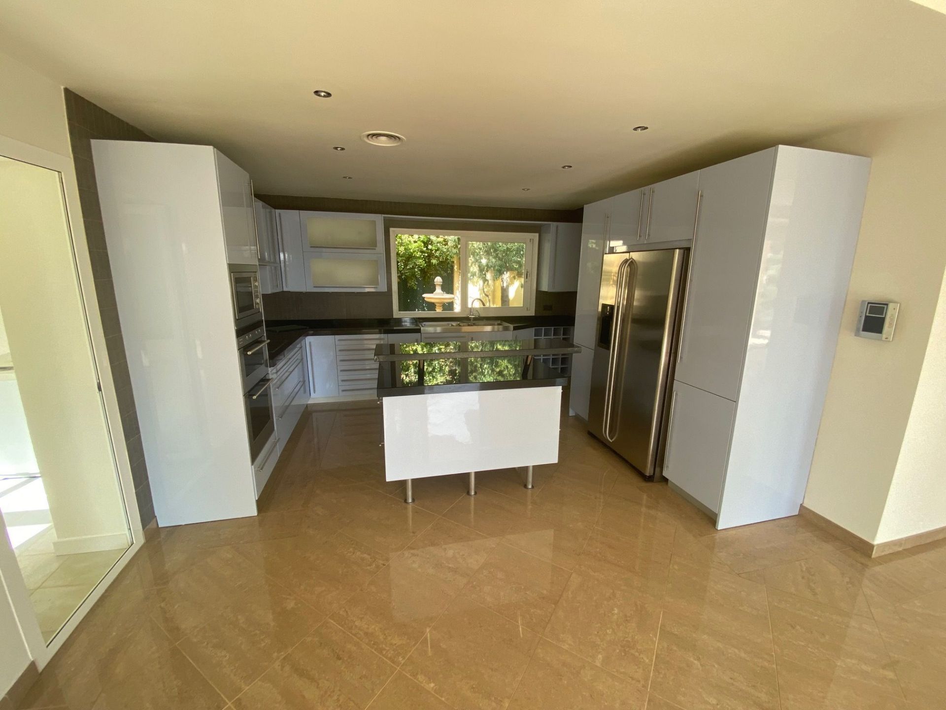 Casa de 8 Dormitorios en venta en Marbella