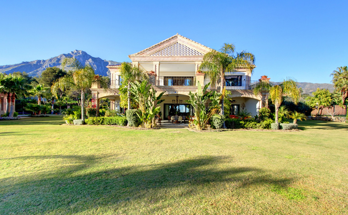 Casa de 6 Dormitorios en venta en Marbella Centro