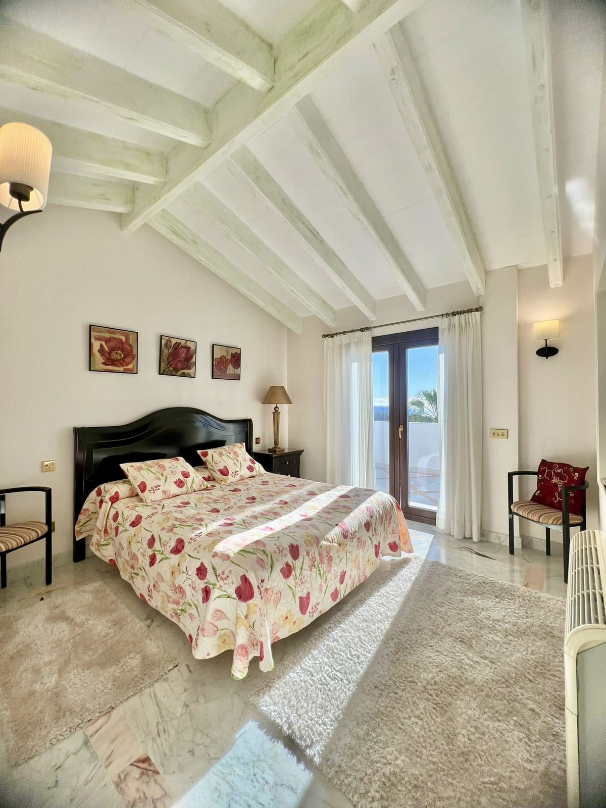 Ático de 4 Dormitorios y 4 Baños en venta en Sierra Blanca, Marbella