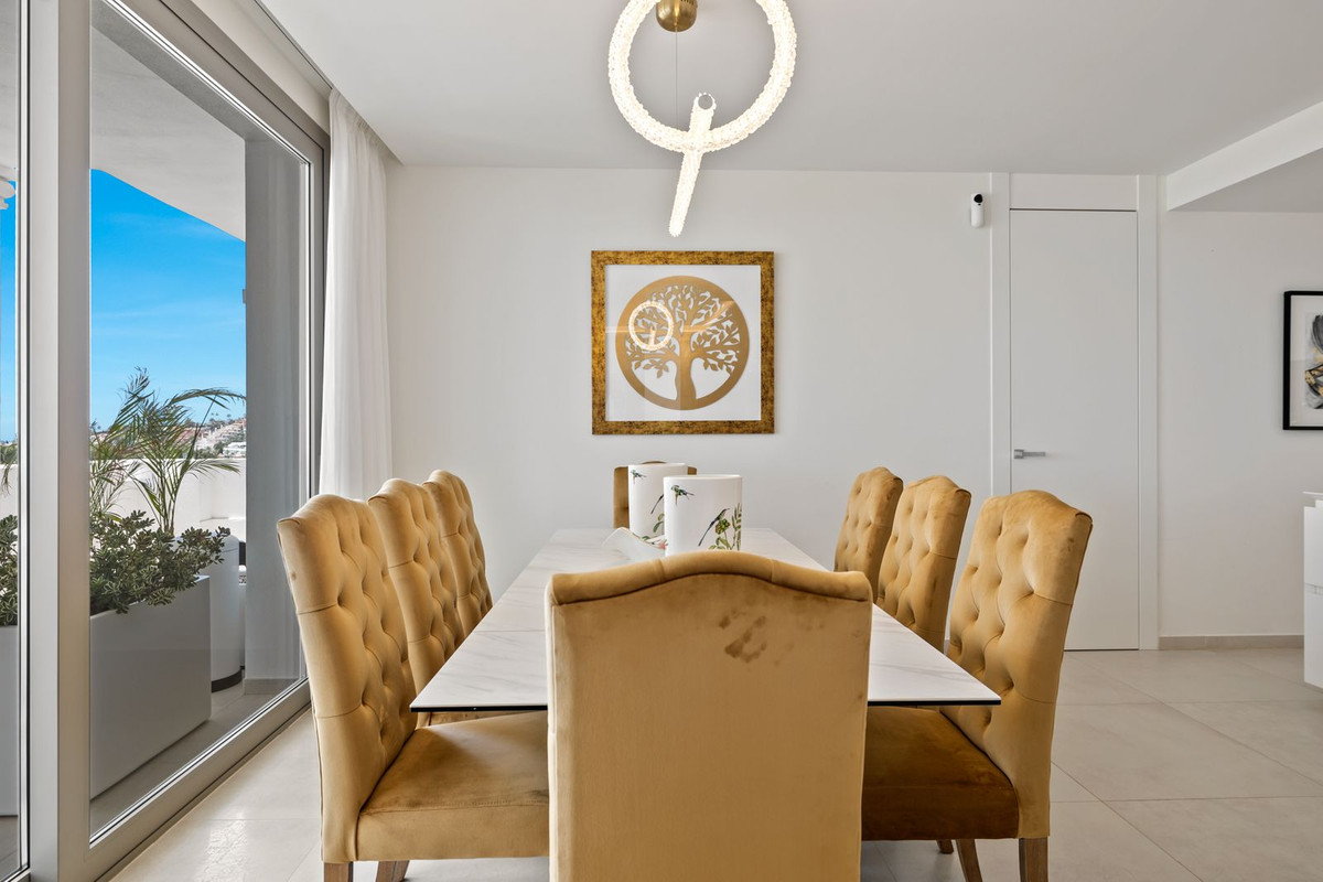 Piso de 7 Dormitorios en venta en Nueva Andalucía, Marbella