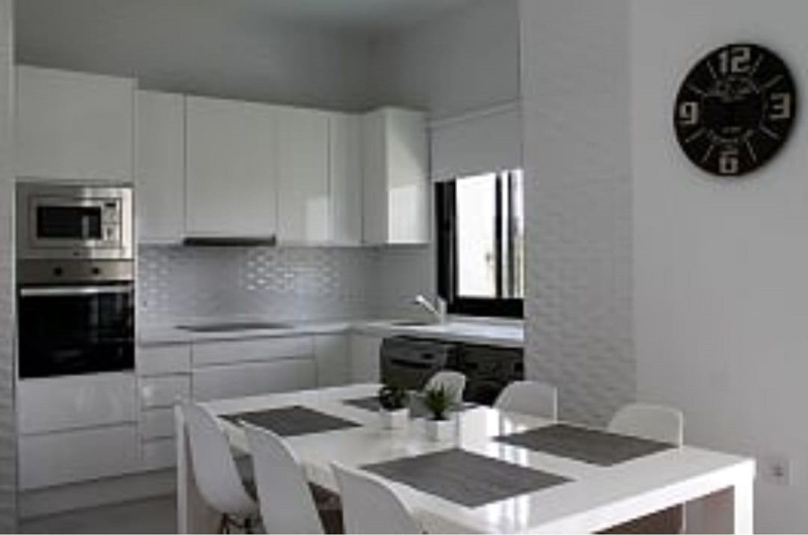2 Bed - Apartment for Sale in Calahonda, Mijas