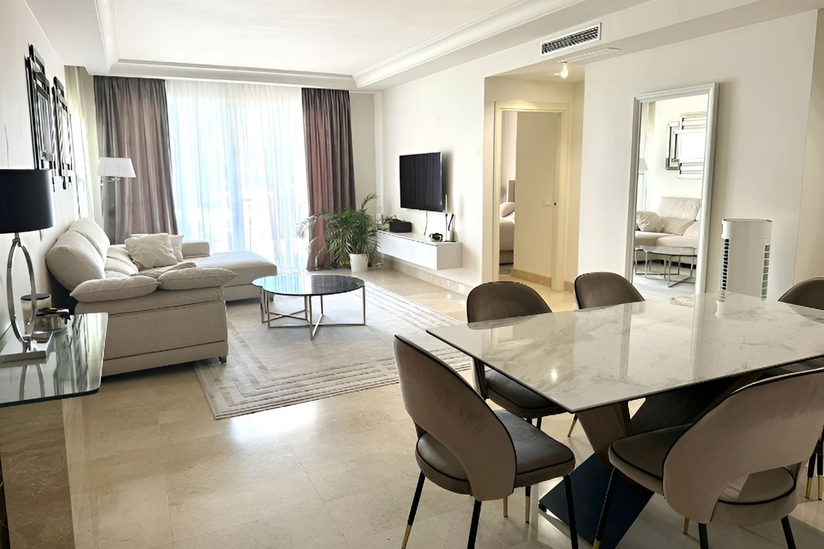 2 Bed - Apartment for Sale in Puerto Banus, Marbella