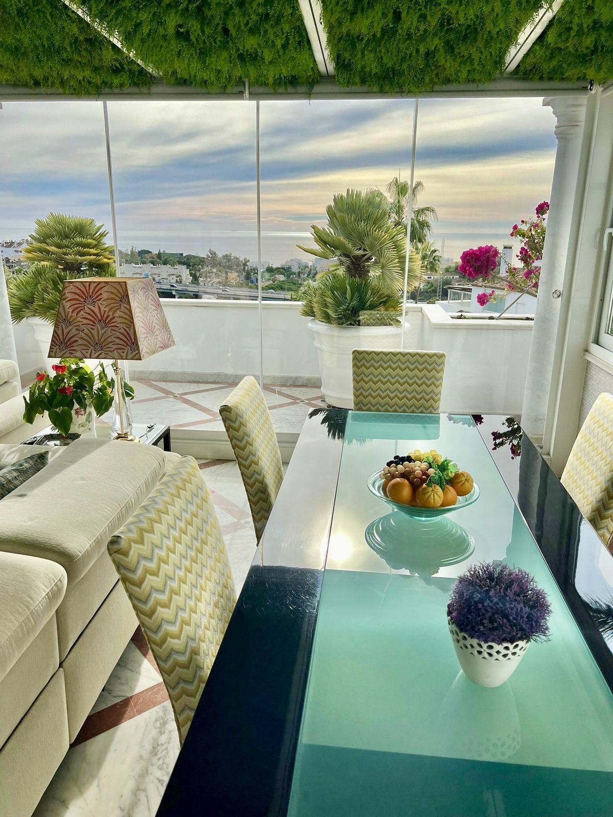 Ático de 4 Dormitorios y 4 Baños en venta en Sierra Blanca, Marbella