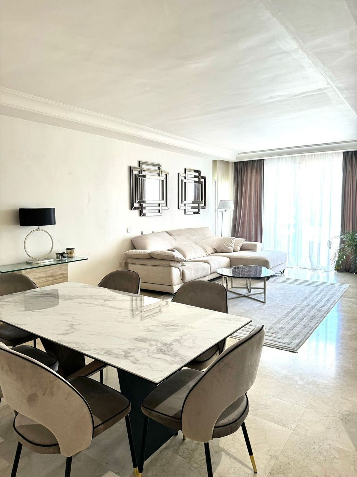 2 Bed - Apartment for Sale in Puerto Banus, Marbella