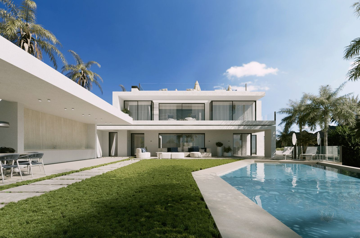 Casa de 6 Dormitorios y 7 Baños en venta en Milla de Oro, Marbella