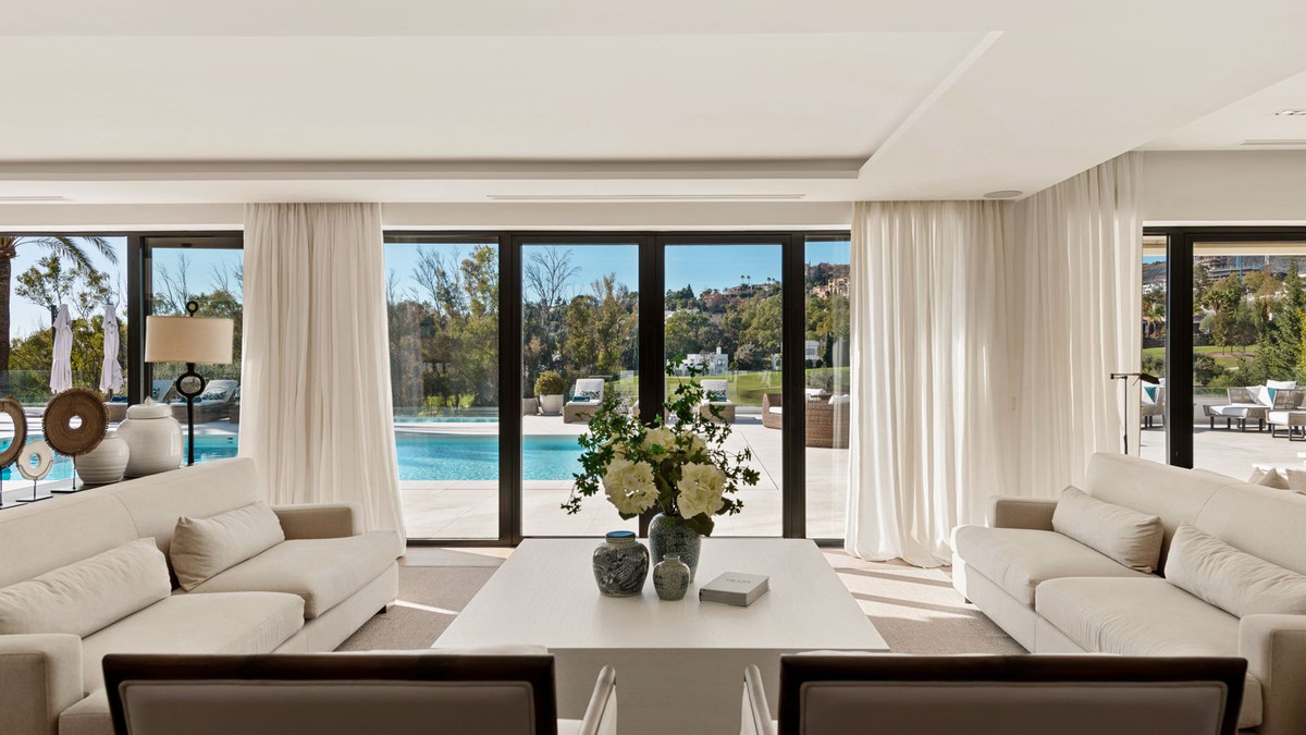 Casa de 7 Dormitorios y 7 Baños en venta en Nueva Andalucía, Marbella