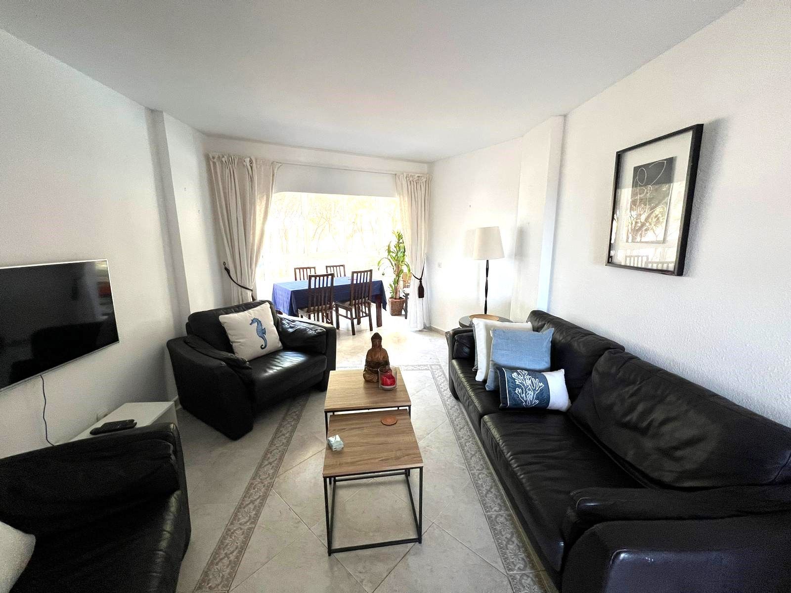 Piso de 2 Dormitorios en venta en Calahonda, Mijas