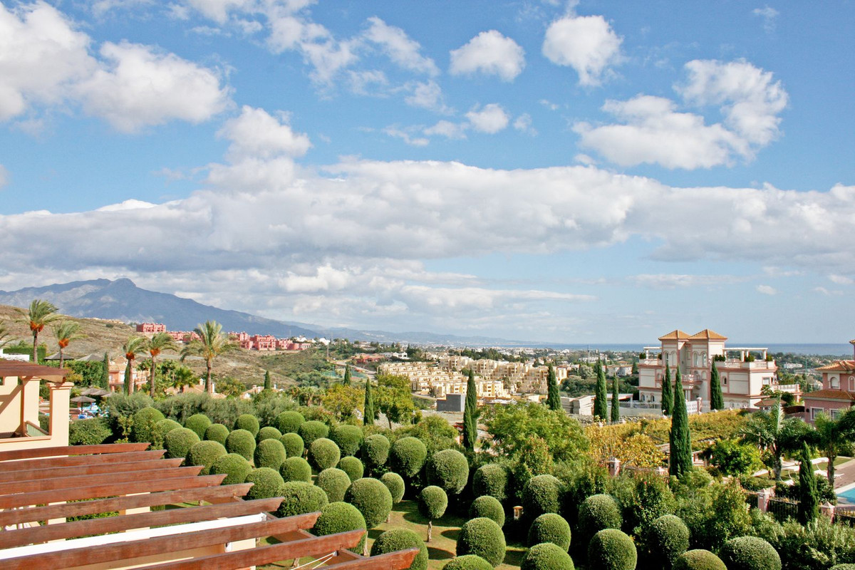 3 Bed, 3 Bath - Penthouse for Sale in Los Flamingos, Benahavis