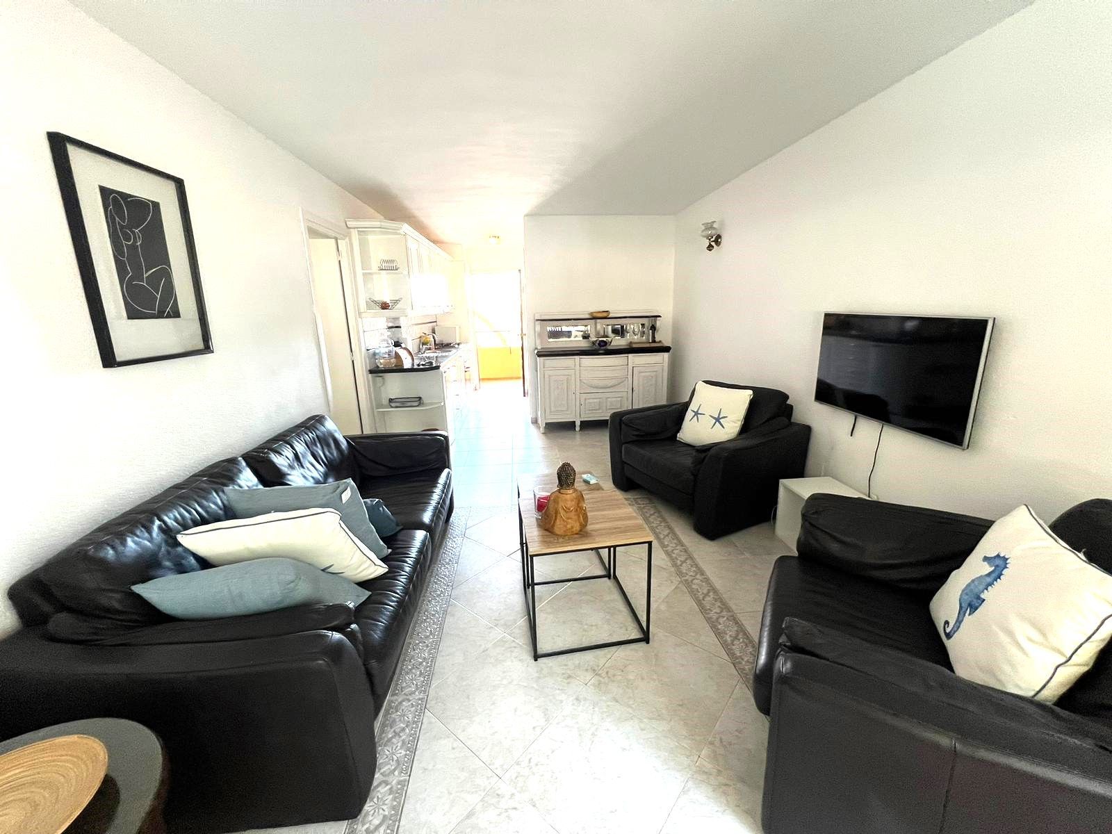 Piso de 2 Dormitorios en venta en Calahonda, Mijas