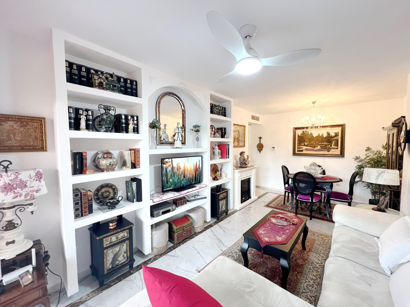Piso de 3 Dormitorios y 2 Baños en venta en Milla de Oro, Marbella