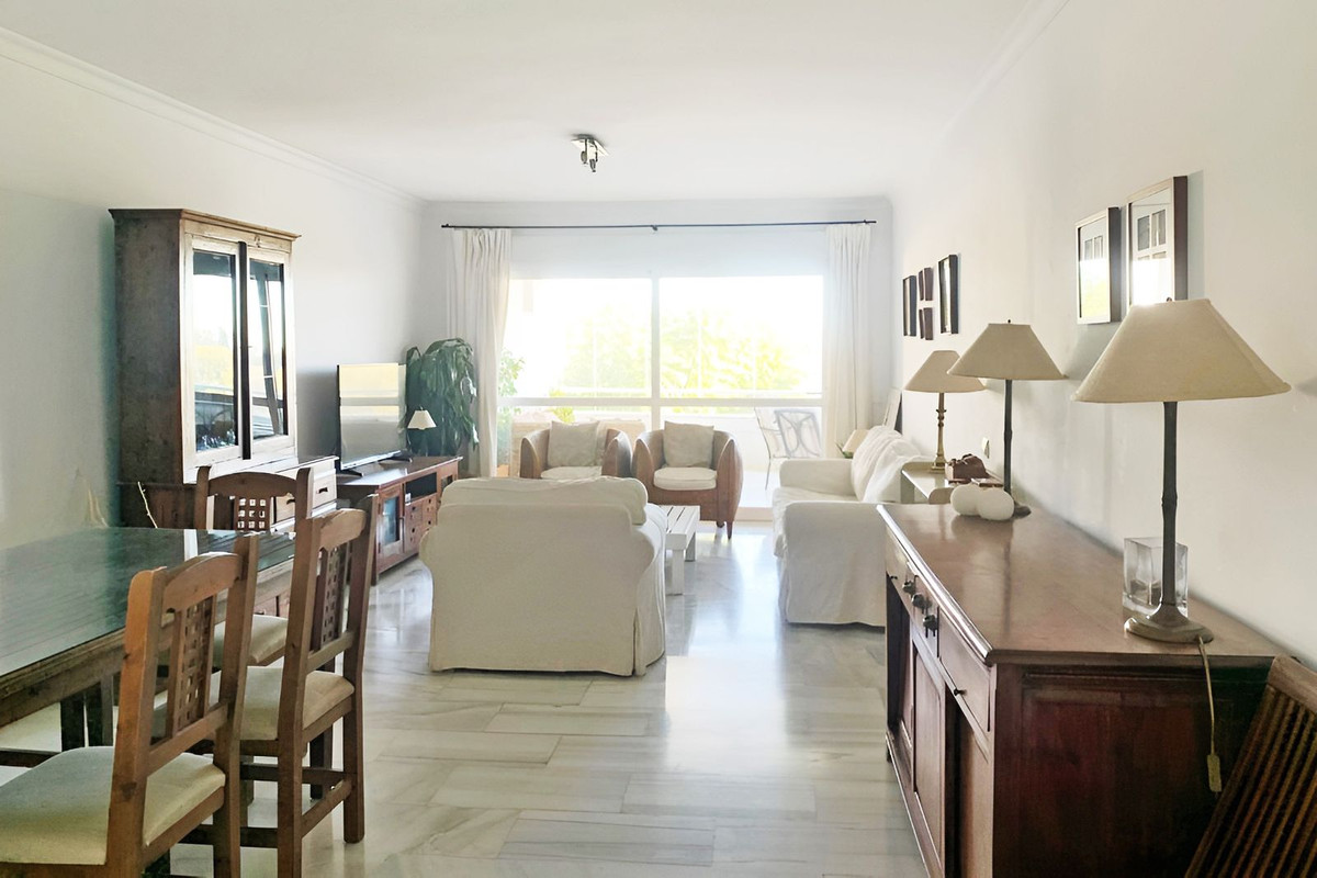 Piso de 3 Dormitorios y 3 Baños en venta en Guadalmina Baja, San Pedro de Alcántara