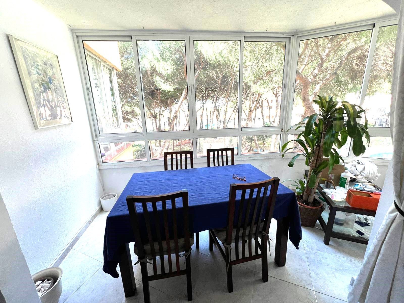 Piso de 2 Dormitorios en venta en Calahonda, Mijas