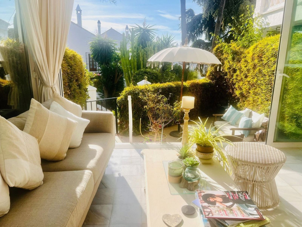 Casa Adosada de 3 Dormitorios en venta en Marbella Centro