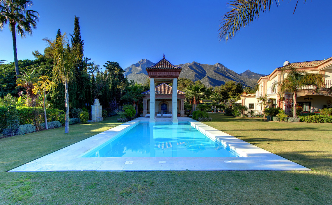 Casa de 6 Dormitorios y 8 Baños en venta en Marbella Centro
