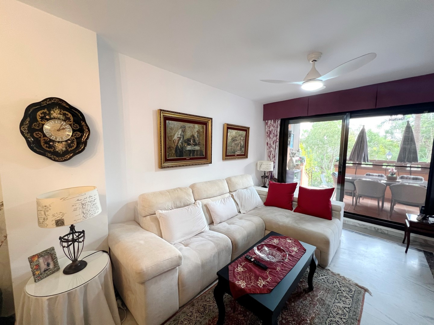 Piso de 3 Dormitorios y 2 Baños en venta en Milla de Oro, Marbella