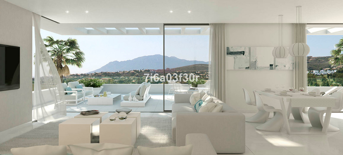 Ático de 3 Dormitorios en venta en Estepona