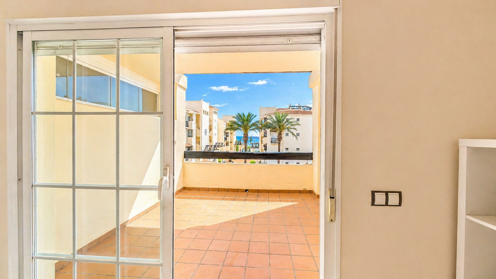 Piso de 2 Dormitorios en venta en Manilva