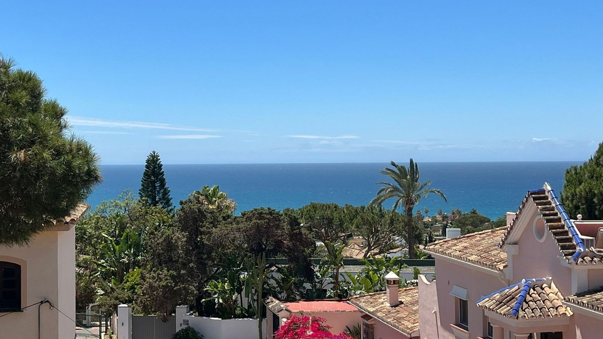 Casa de 4 Dormitorios en venta en Marbesa, Marbella